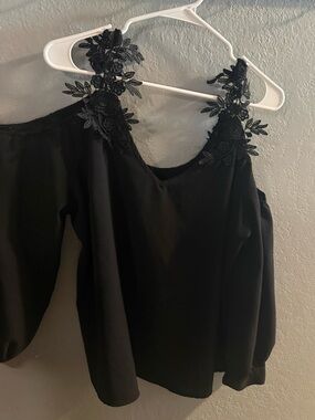 Black Cold-Shoulder Lace Strap Women's Top